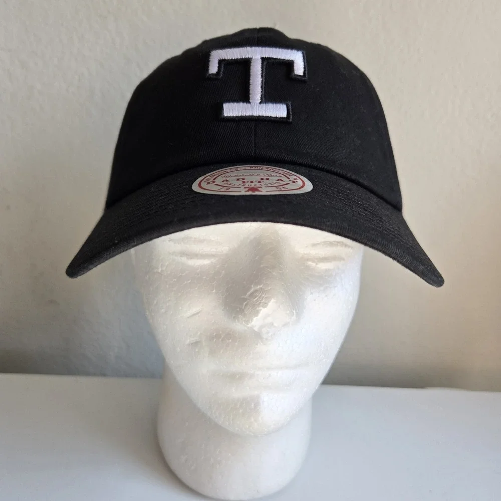 Mitchell &‎ Ness Texas Rangers Black Dad Hat Baseball Cap Cooperstown Collection